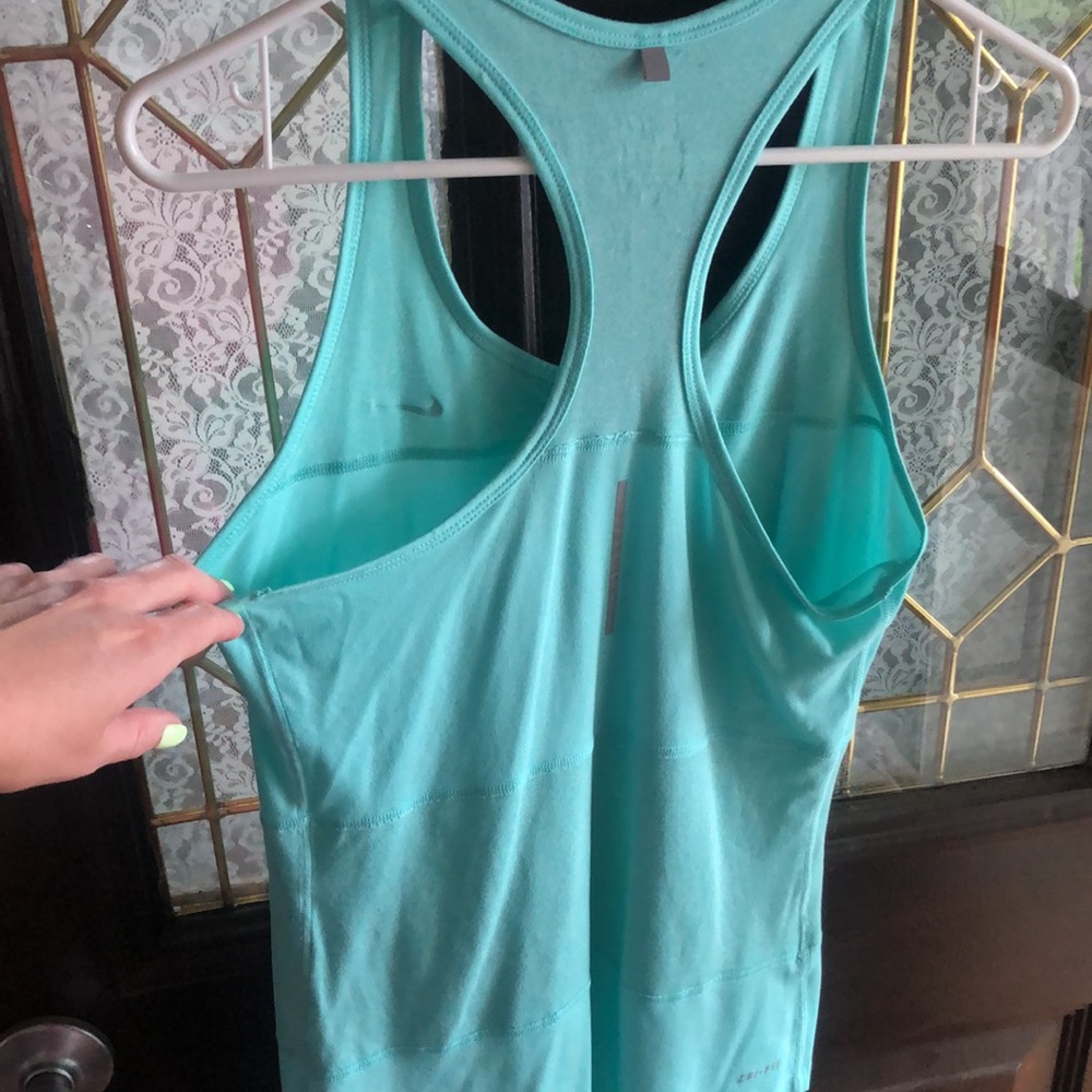 Nike - Picture 3 of 3